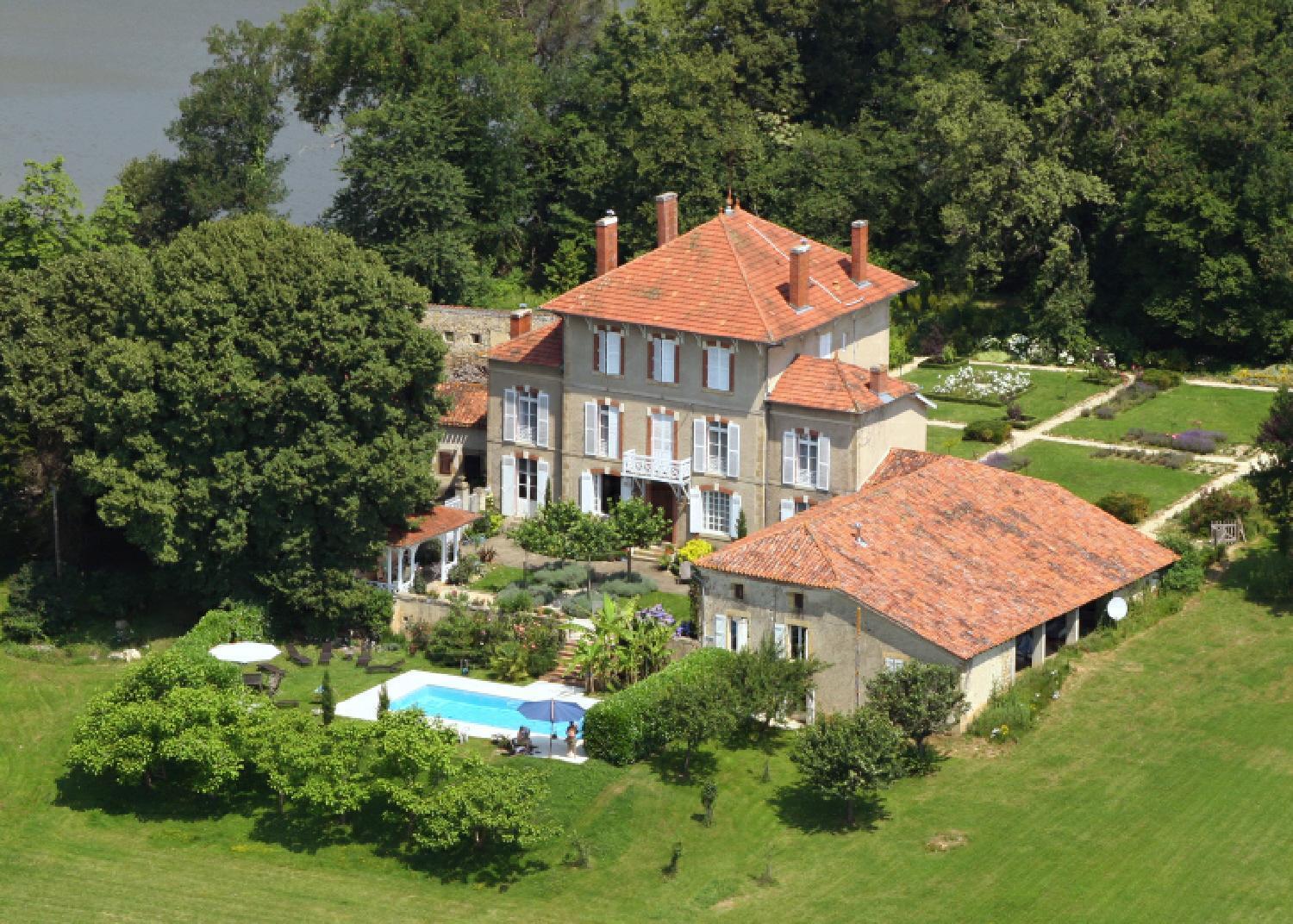Bed and Breakfast Chateau De Lahitte Vergoignan Екстер'єр фото