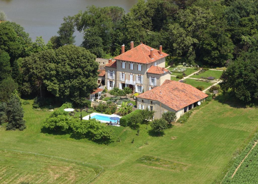 Bed and Breakfast Chateau De Lahitte Vergoignan Екстер'єр фото